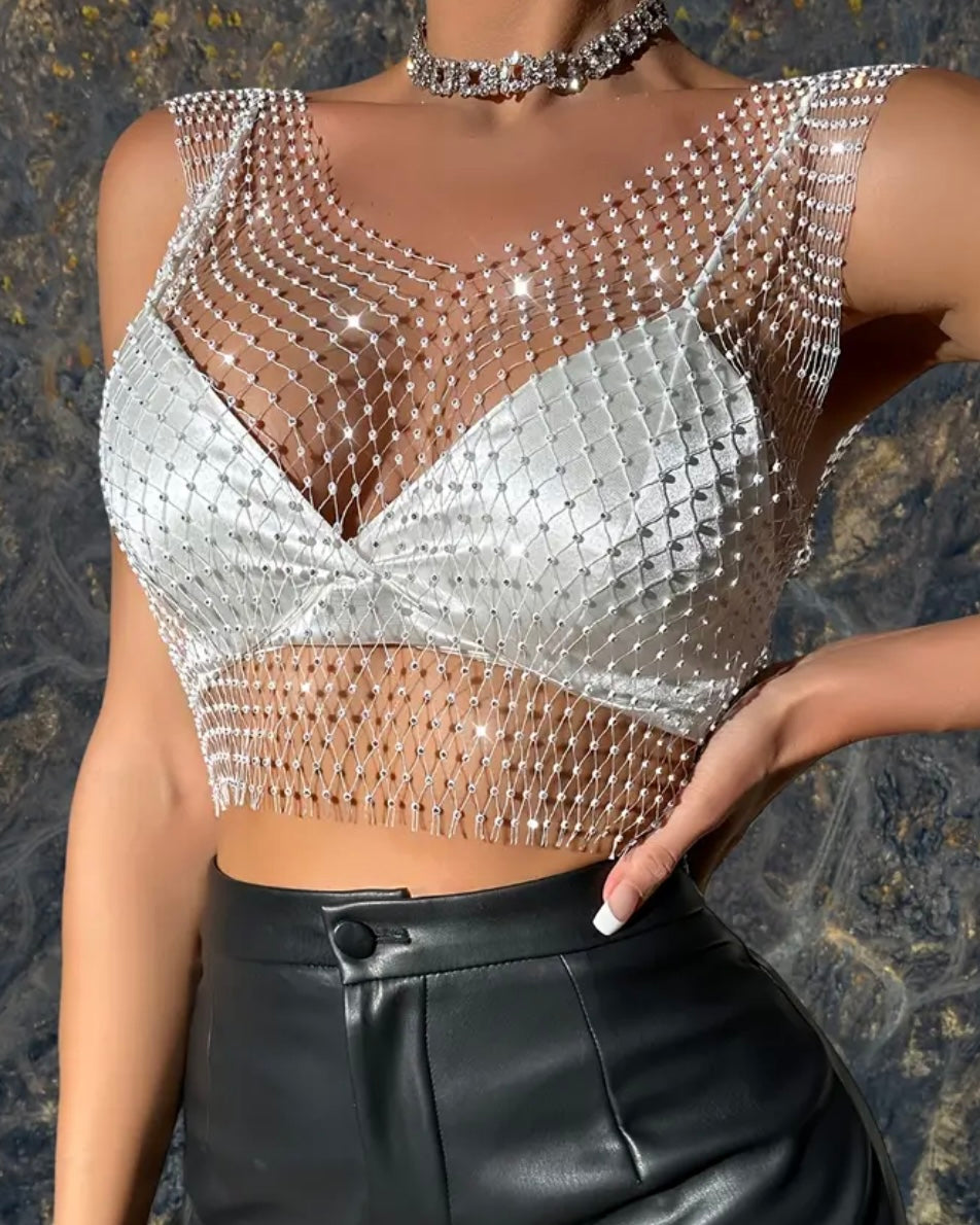 Elisyn — Eleganza che vibra sotto ogni sguardo