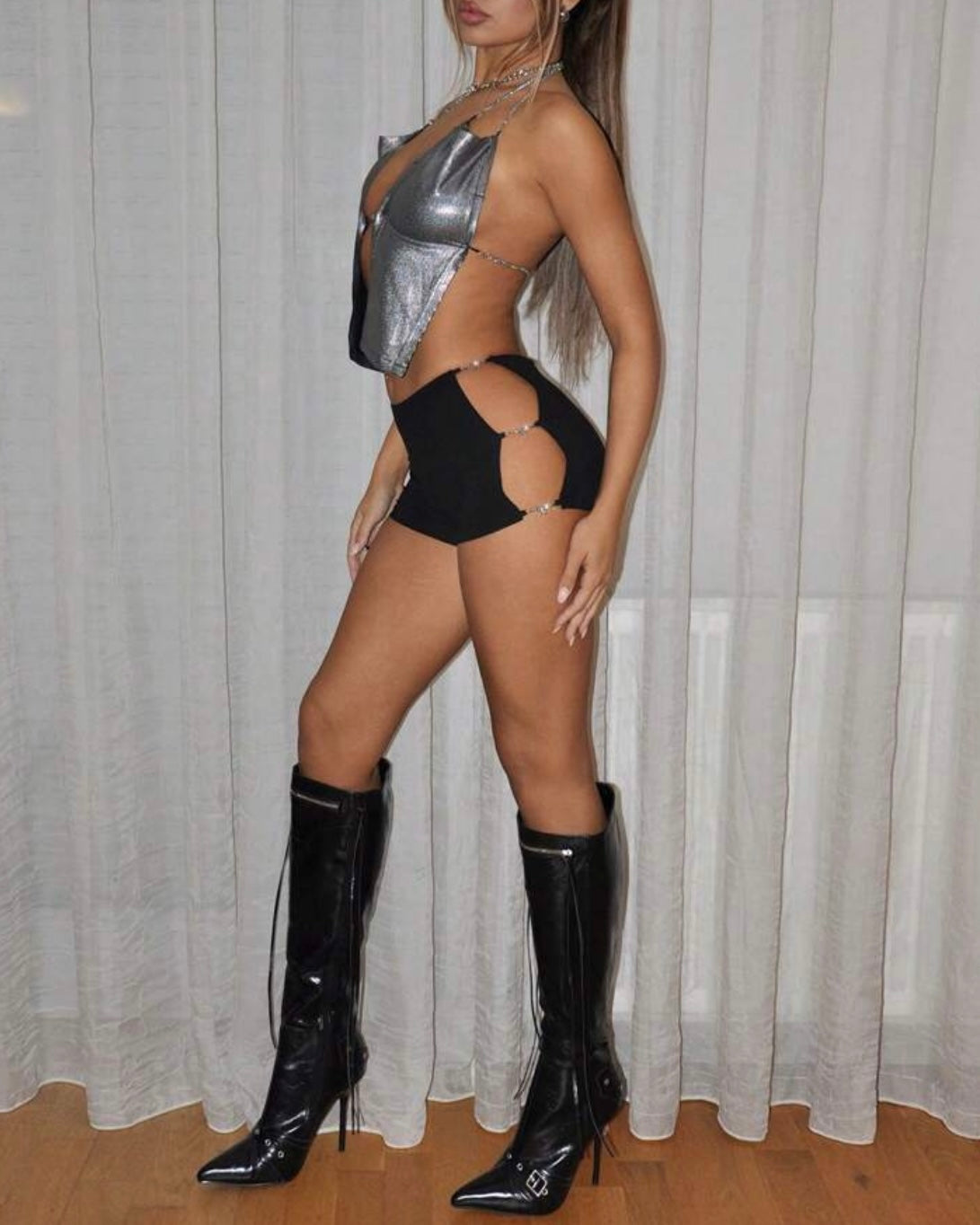 Regina della Notte – Sovrana di stile e tentazione