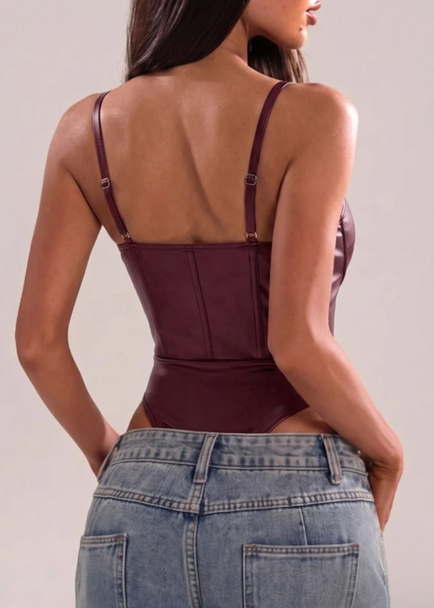 Bordeaux Fatal – Body Corsetto Effetto Pelle Bordeaux