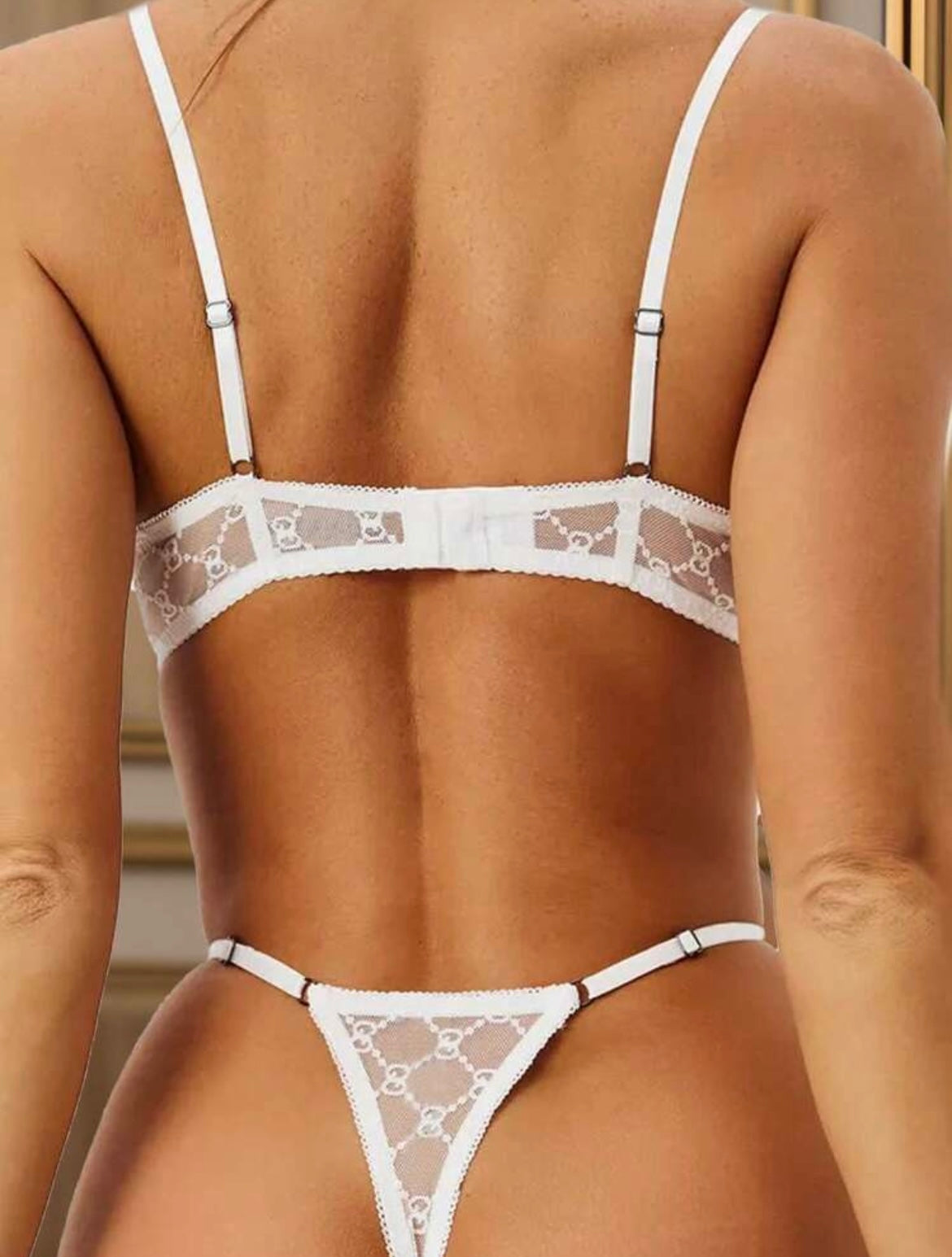 Completo Intimo Bianco Ricamato – Seduzione Geometrica