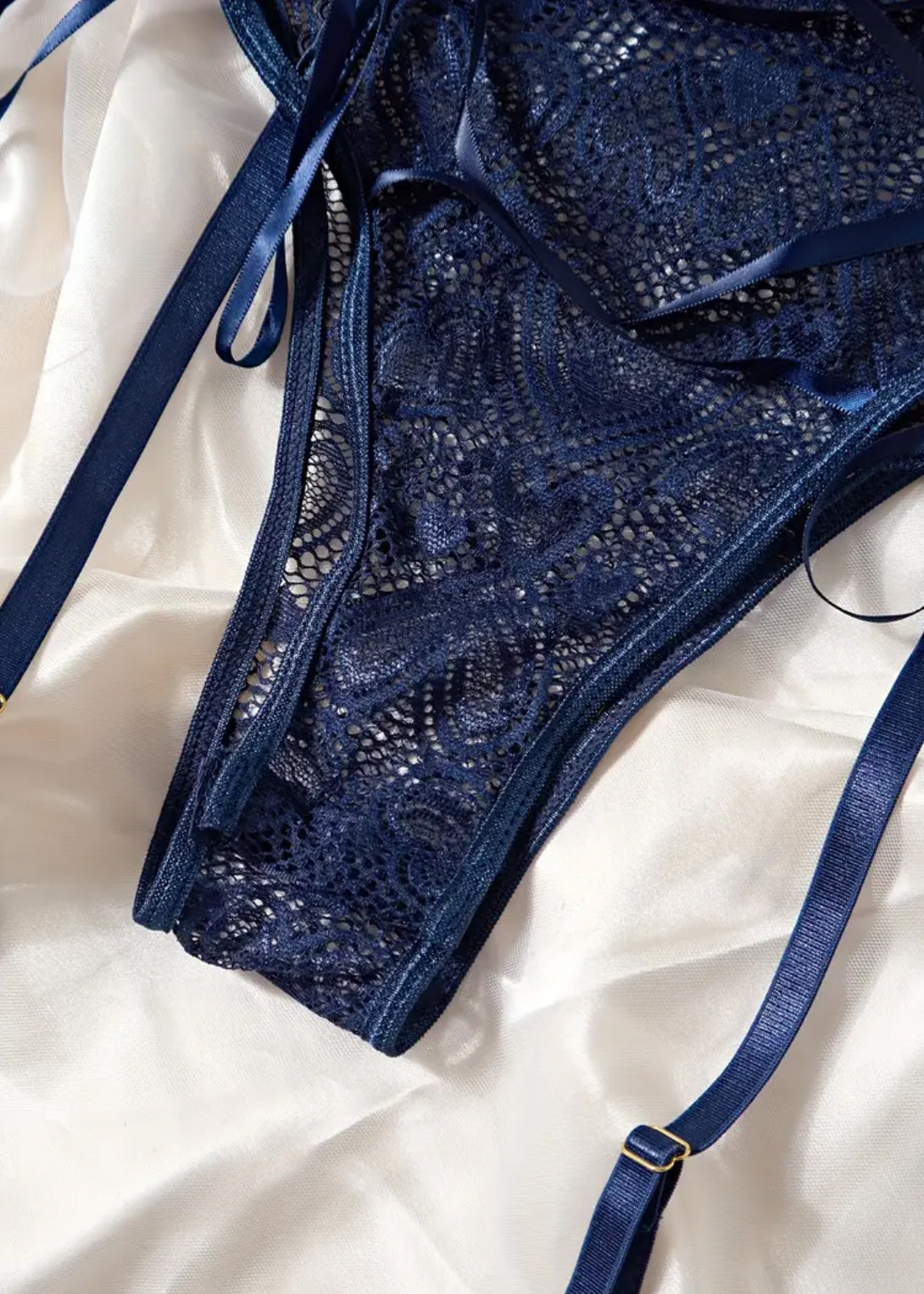 Saphira – Blu come il peccato, dolce come la tentazione