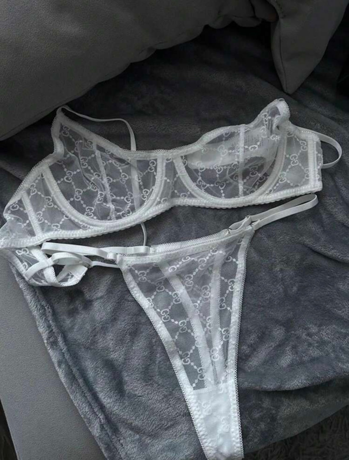 Completo Intimo Bianco Ricamato – Seduzione Geometrica