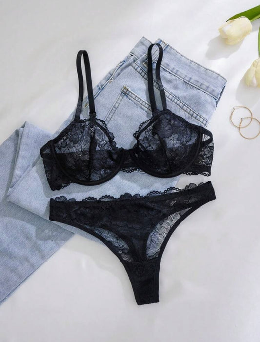 Nera Tentazione – Set Lingerie in Pizzo Nero Trasparente